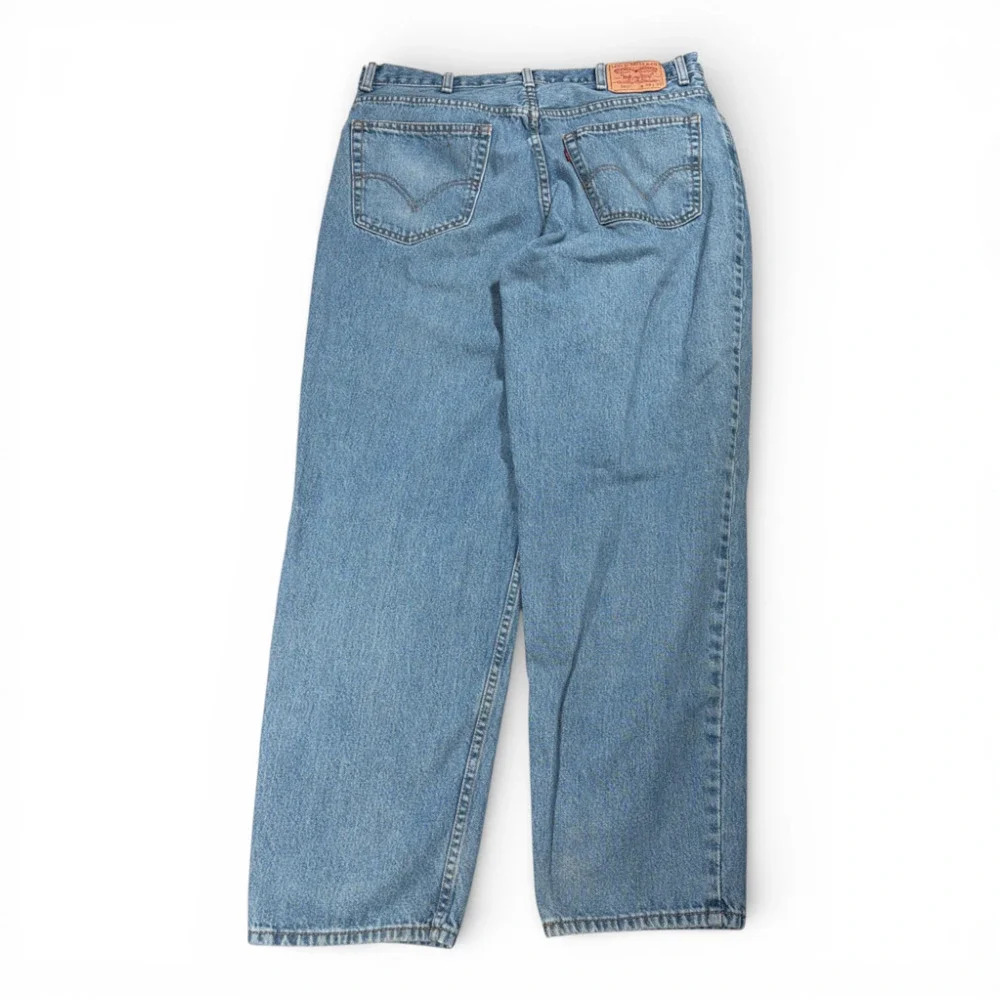 Vintage Levis Jeans Mens 38x32 Blue 560 Comfort Fit Light Wash Tapered Y2K